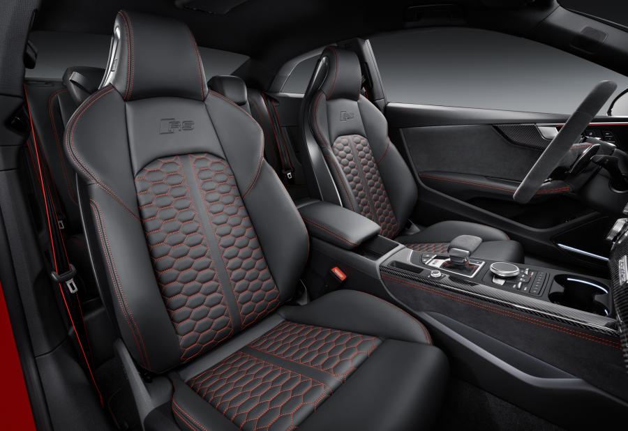 Интерьер Audi RS5 Coupe 2017 года  (WW) (фото 30 из 53)